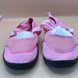Star Bay Water Shoe Size 7  Women's Slip On Beach Shoes Pool Pink White